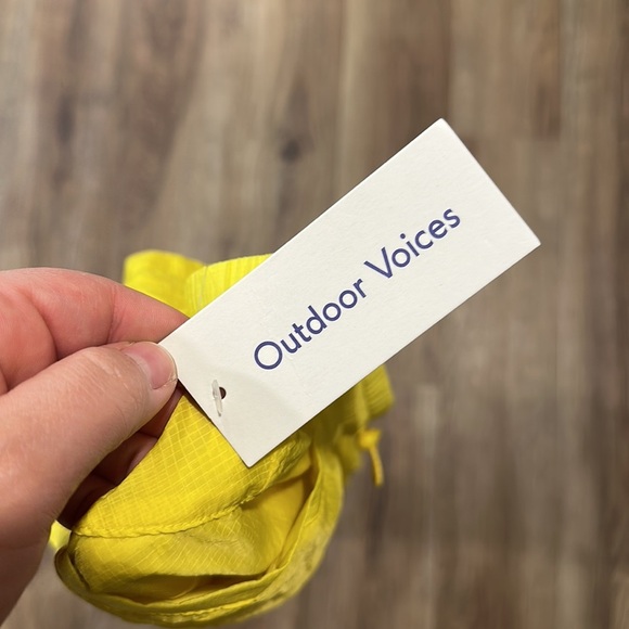 NWT Outdoor Voices Windbreaker 3 inch Short Limoncello XL - Picture 8 of 8